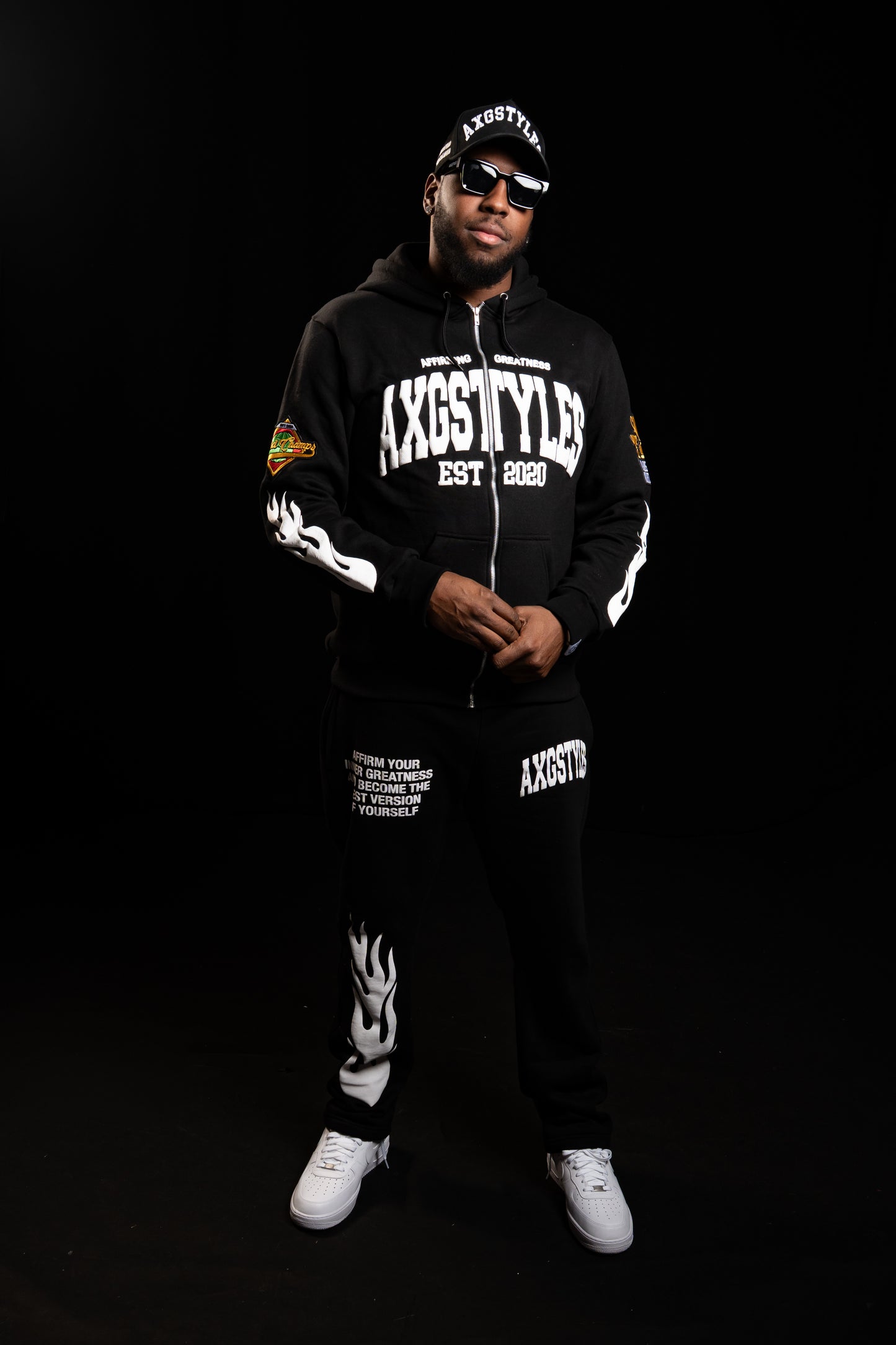 "TRUST IN YOURSELF" HOODIES (BLACK/WHITE)