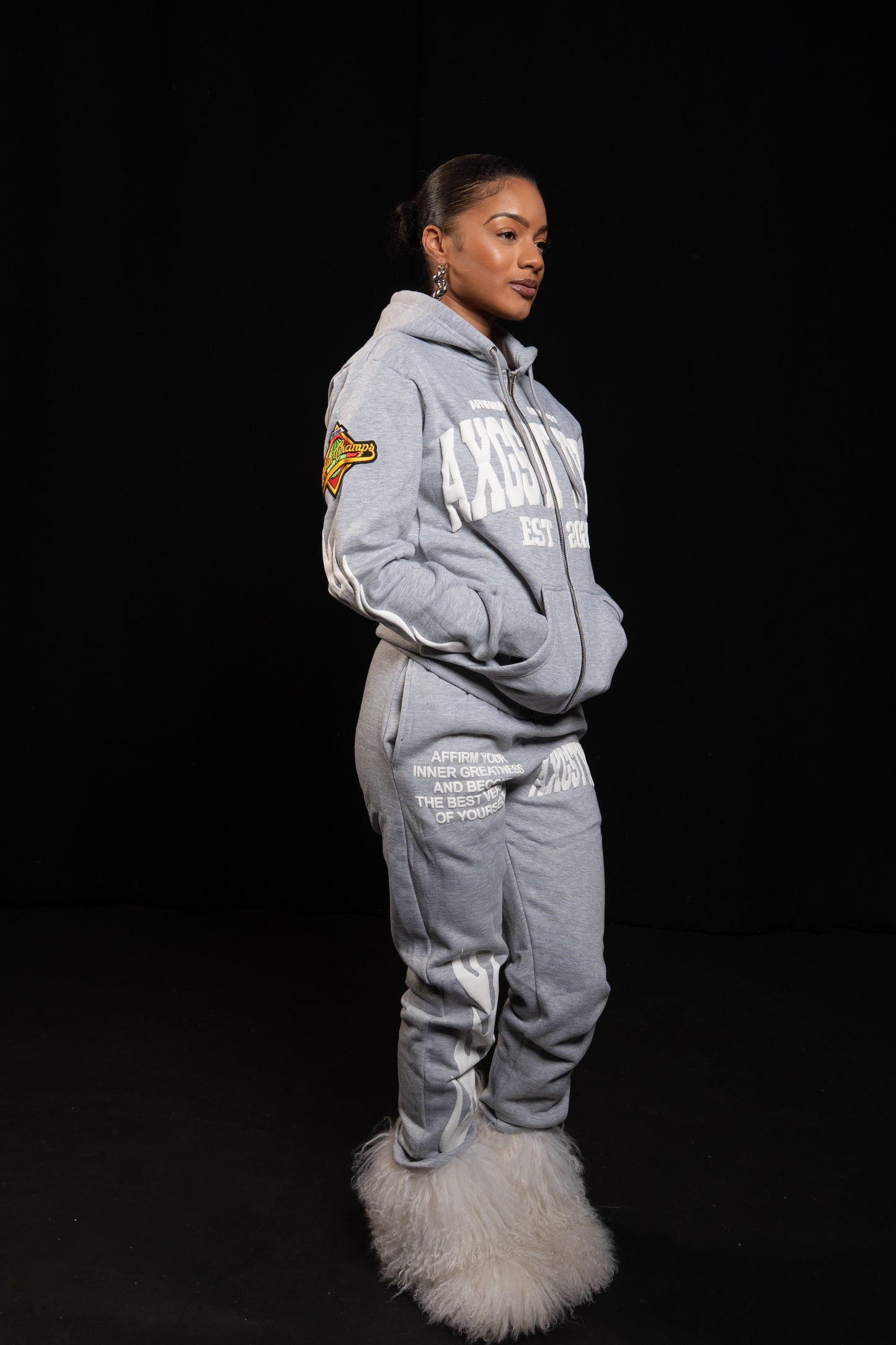 "TRUST IN YOURSELF" HOODIES (GREY/WHITE)